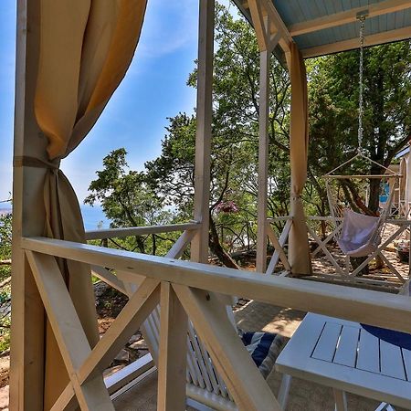 Tramontana Glamping Hotel Bar Bagian luar foto