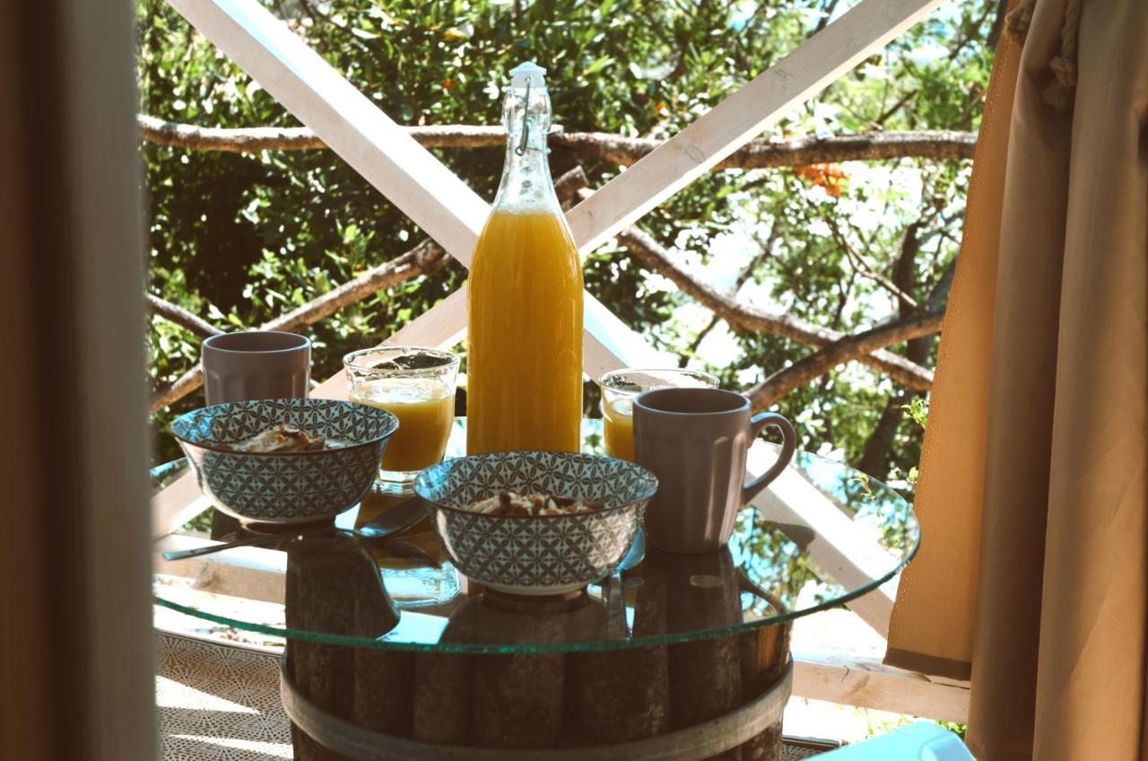 Tramontana Glamping Hotel Bar Bagian luar foto