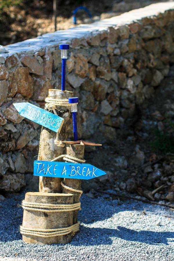 Tramontana Glamping Hotel Bar Bagian luar foto
